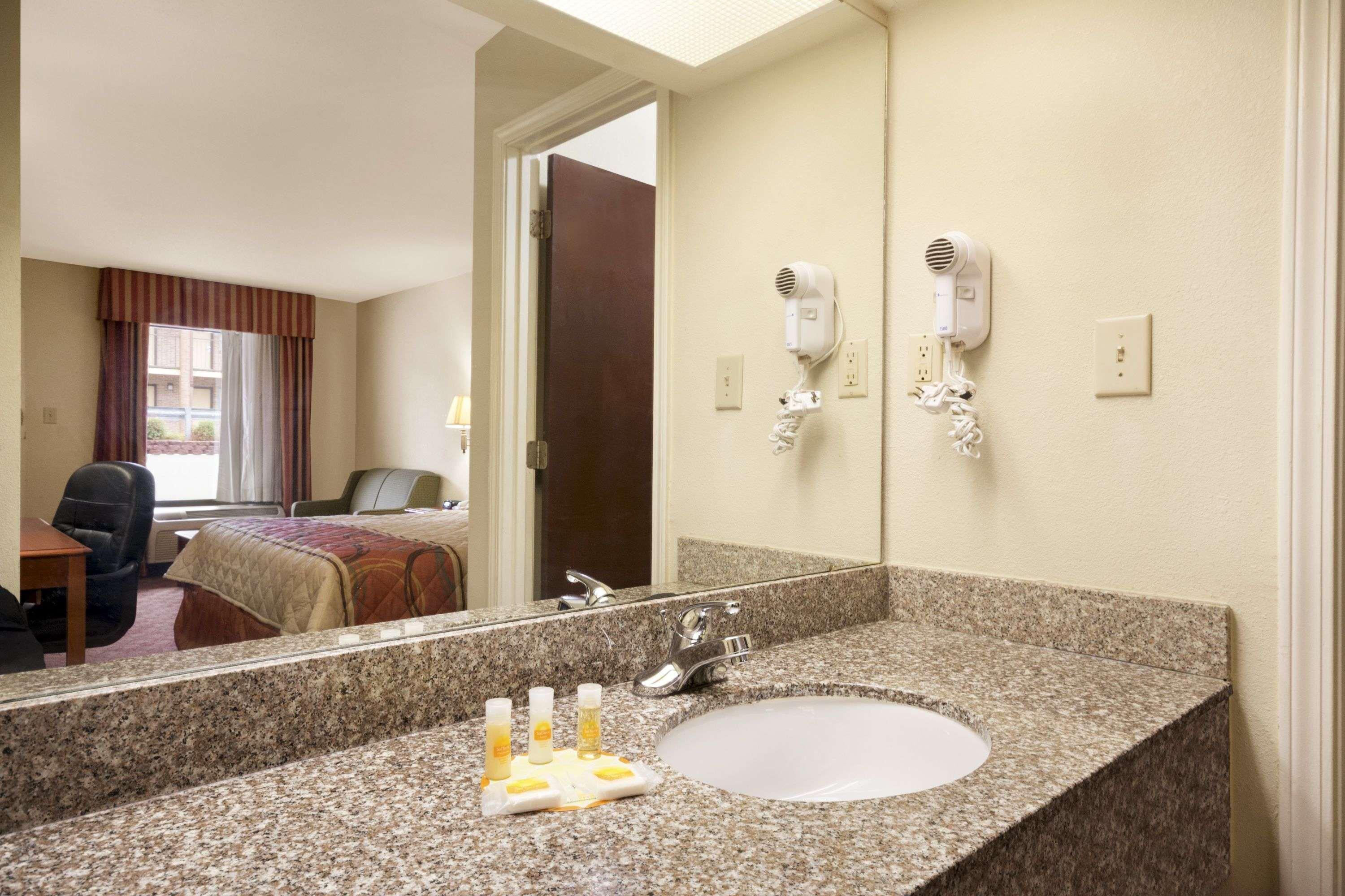 Days Inn By Wyndham Weldon Roanoke Rapids Eksteriør billede