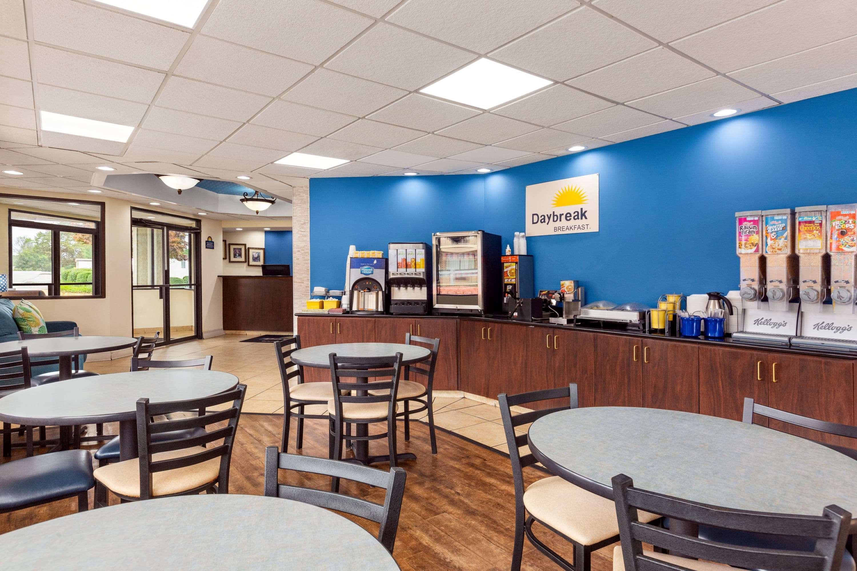 Days Inn By Wyndham Weldon Roanoke Rapids Eksteriør billede